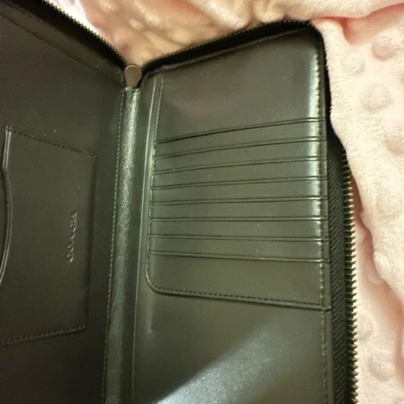 Coach - Picture 7 of 15